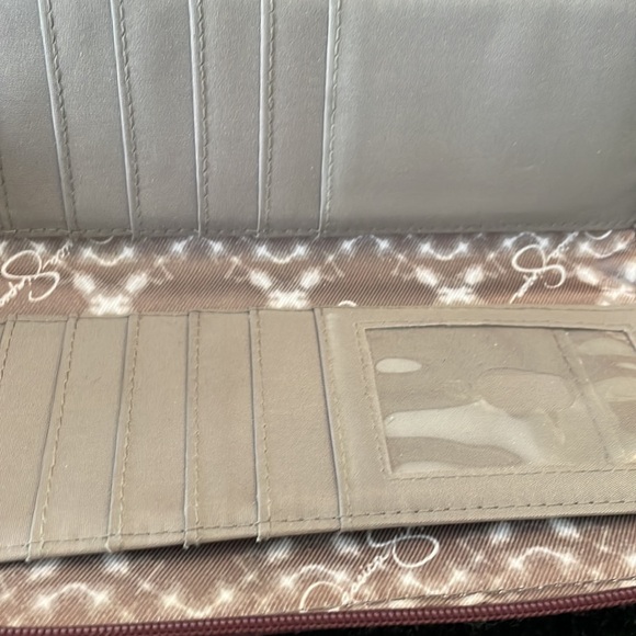 Jessica Simpson wallet/clutch, very good condition, two zippered compartments - Picture 6 of 9